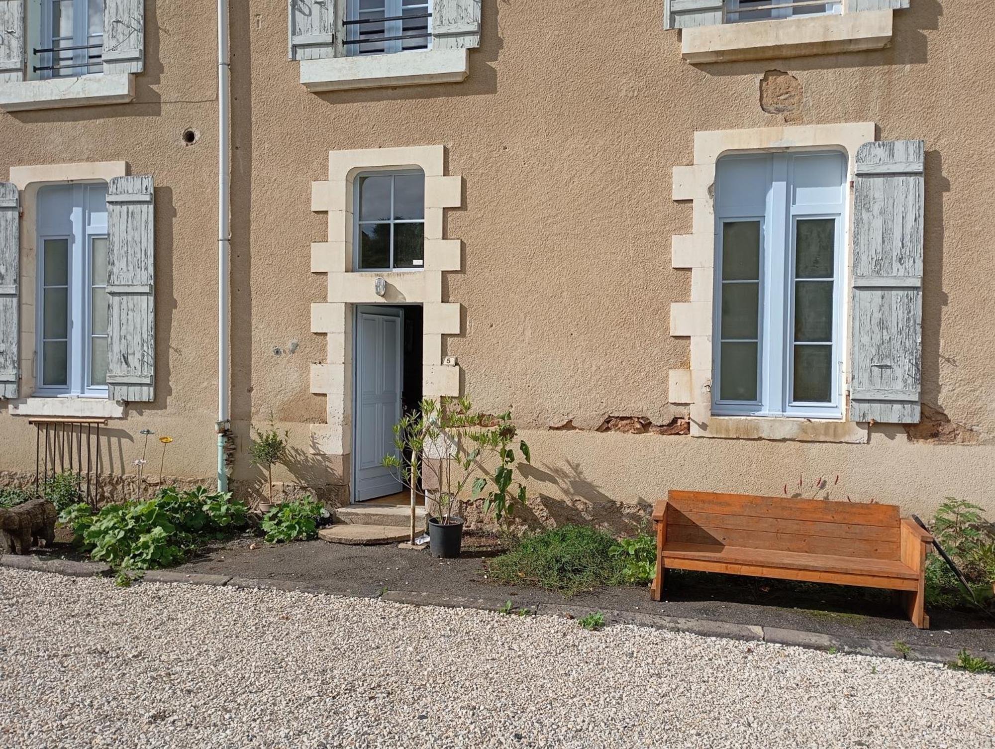 L' Ancienne Ecole Du Morvan Larochemillay Bagian luar foto