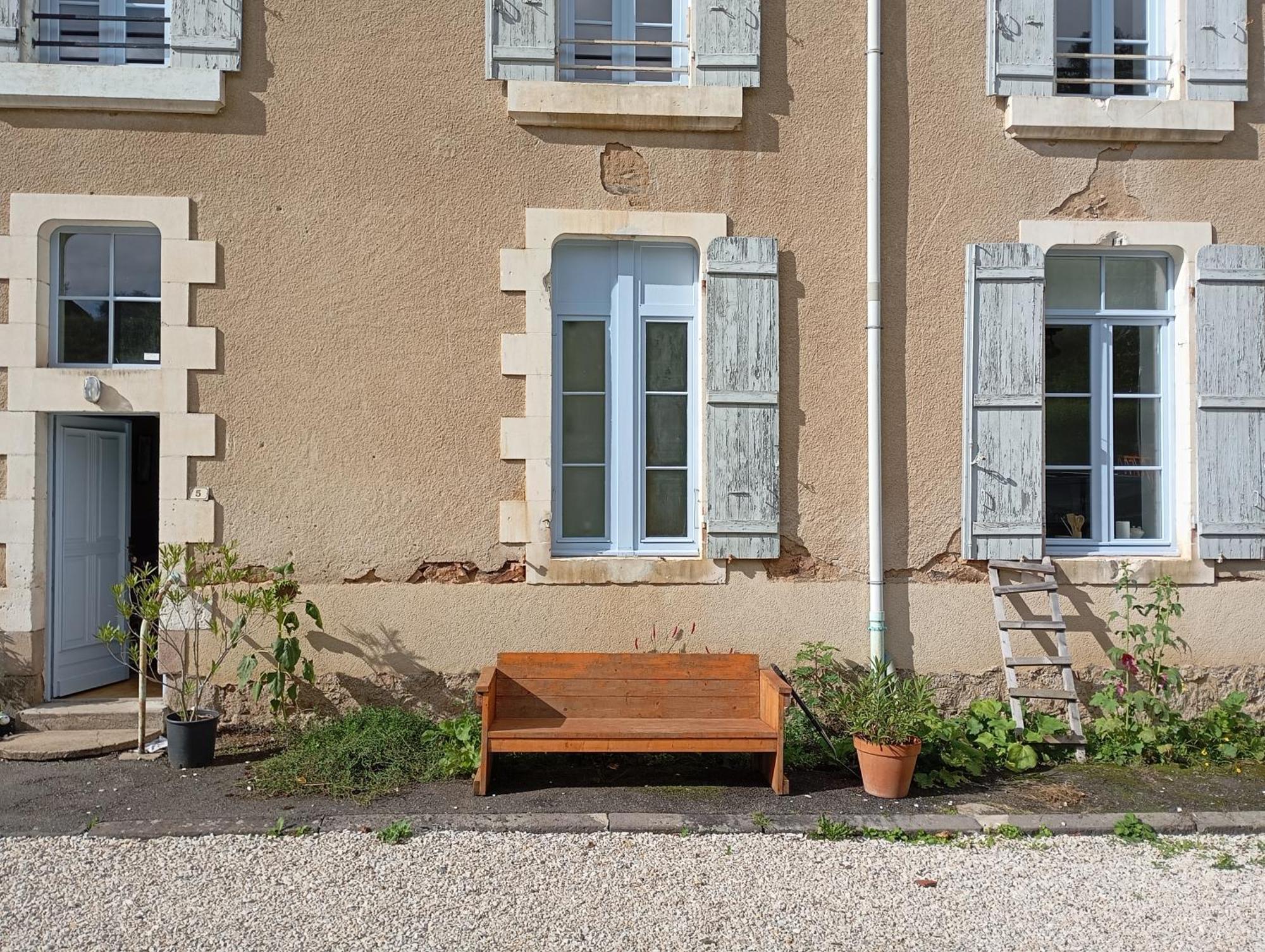 L' Ancienne Ecole Du Morvan Larochemillay Bagian luar foto
