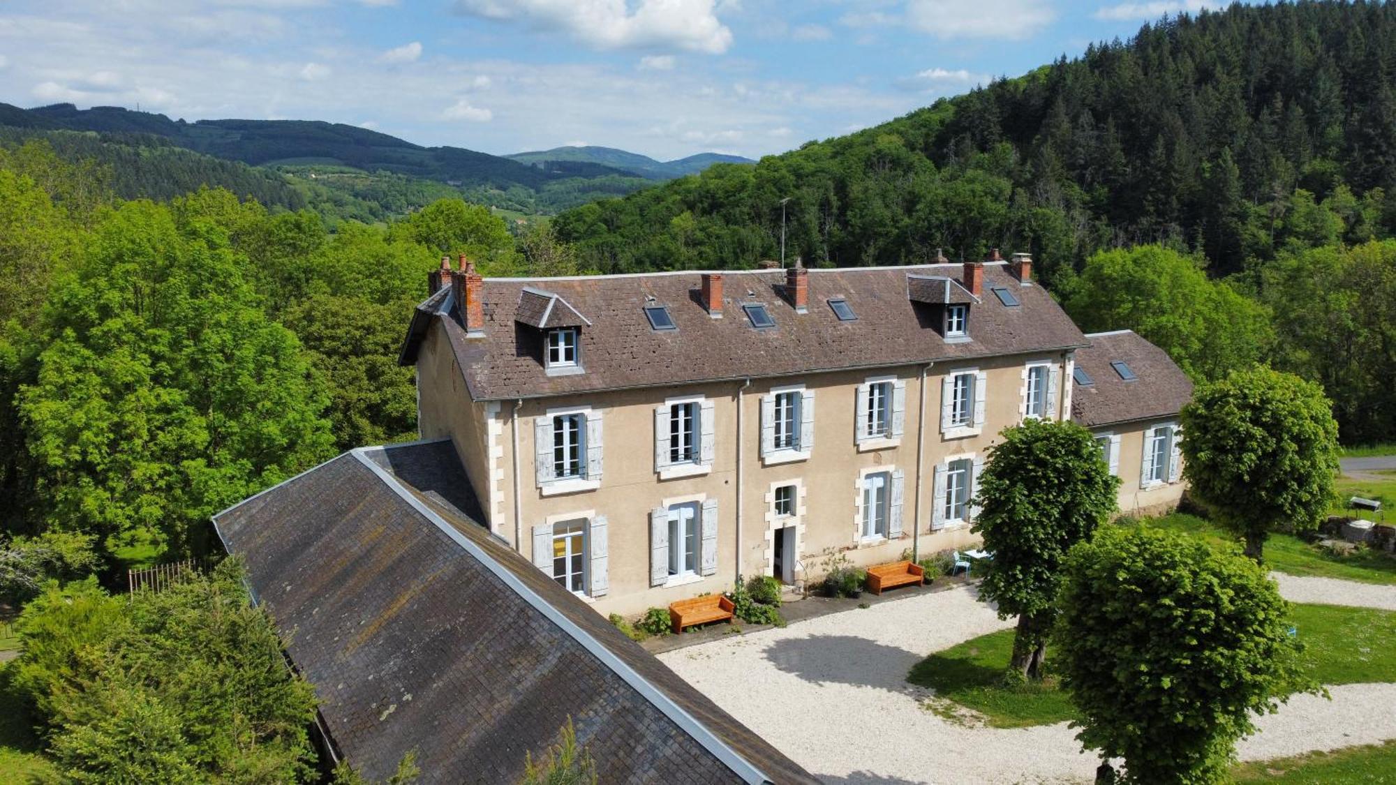 L' Ancienne Ecole Du Morvan Larochemillay Bagian luar foto