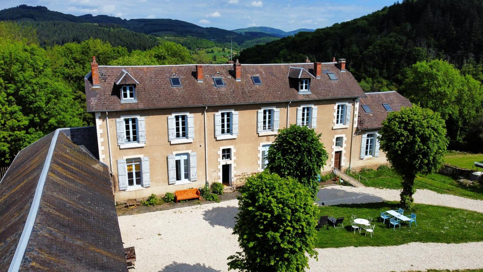 L' Ancienne Ecole Du Morvan Larochemillay Bagian luar foto